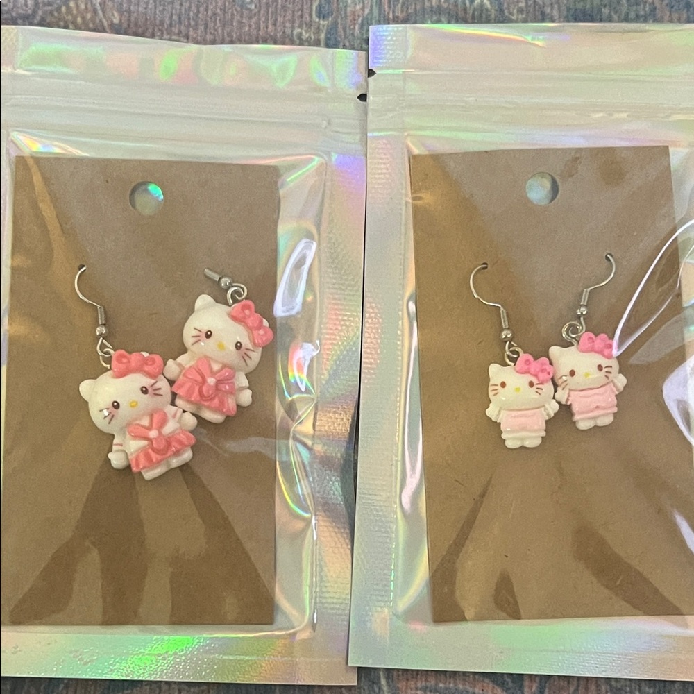 Two pairs of hello kitty earrings cute! - Picture 1 of 3